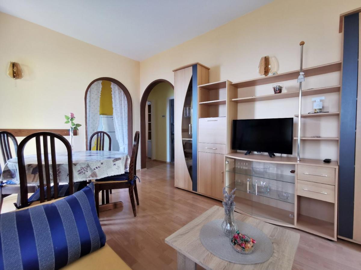 Apartment Delost 로브란 외부 사진
