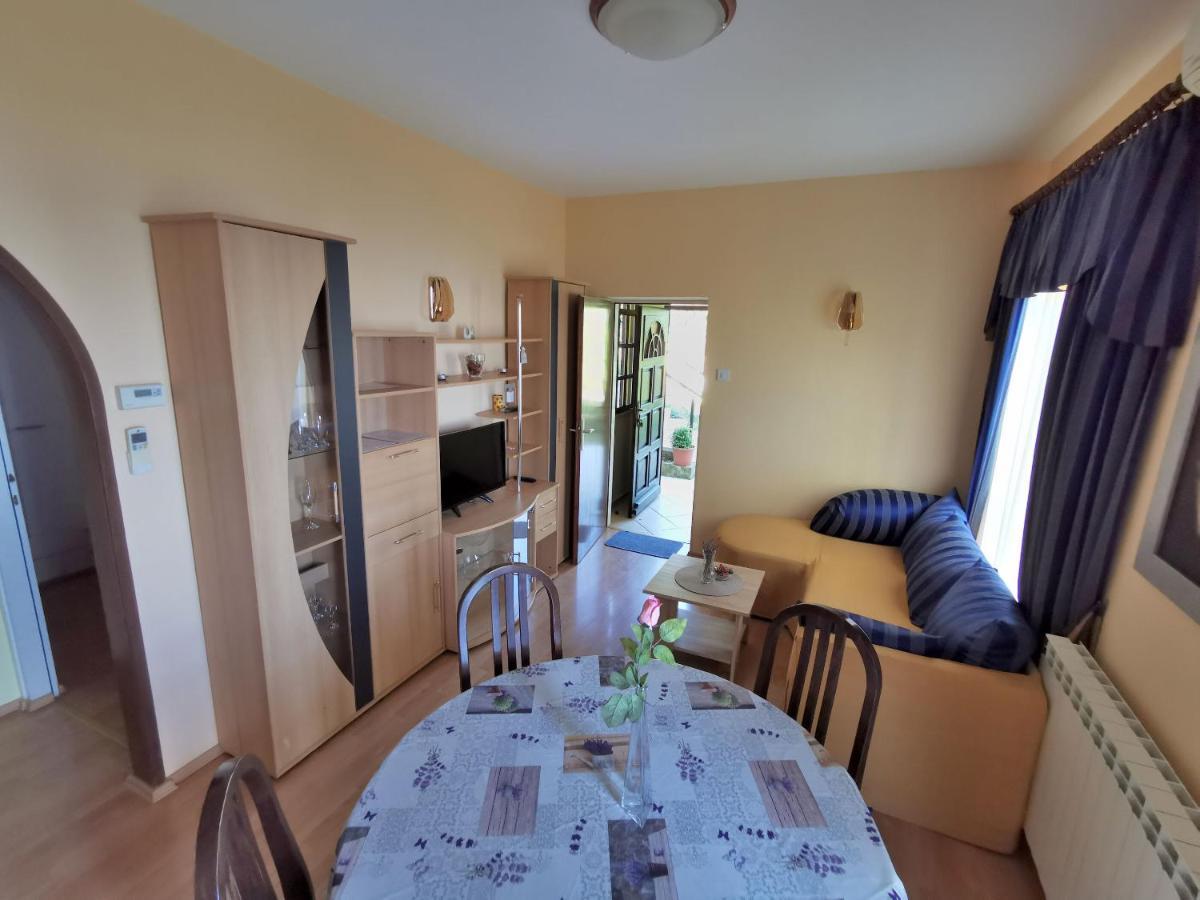 Apartment Delost 로브란 외부 사진