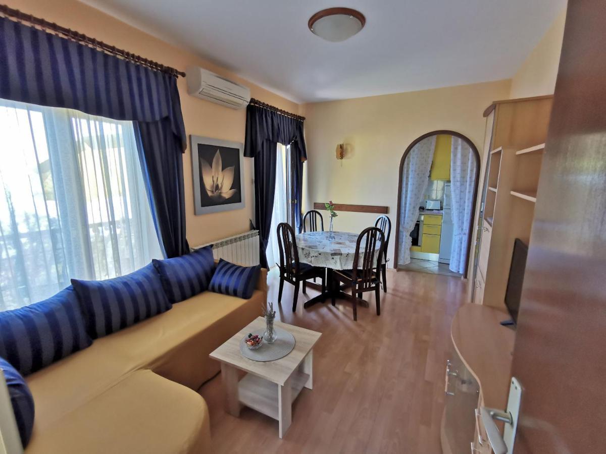 Apartment Delost 로브란 외부 사진